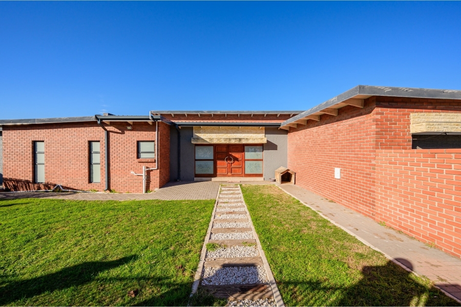 4 Bedroom Property for Sale in Blue Horizon Bay Eastern Cape